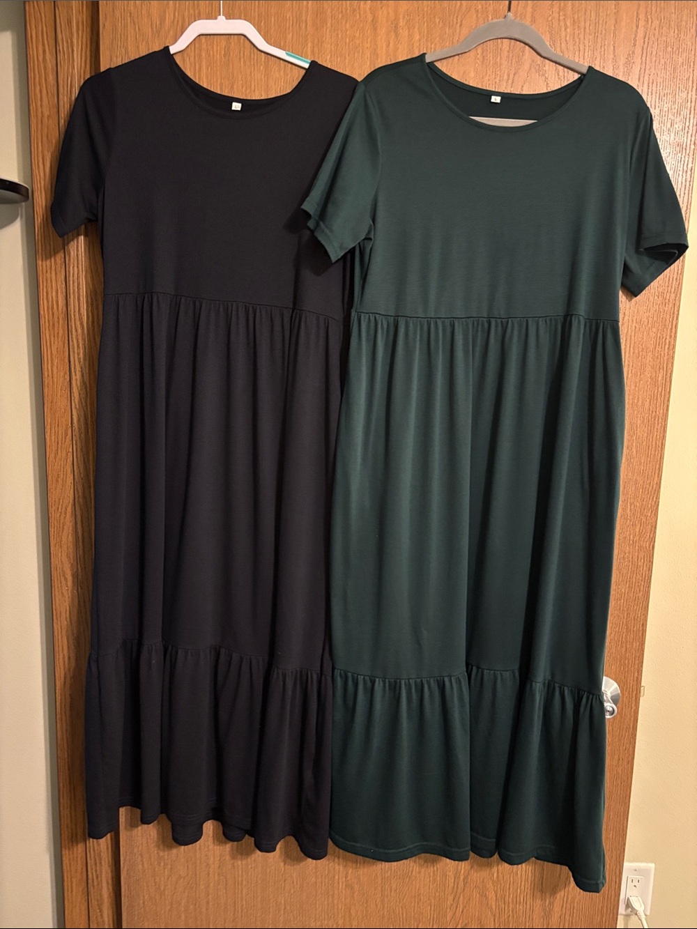 🌻Bundle of 2 -Ladies Short Sleeve Tiered maxi Dresses - Dark Navy and Dark Green